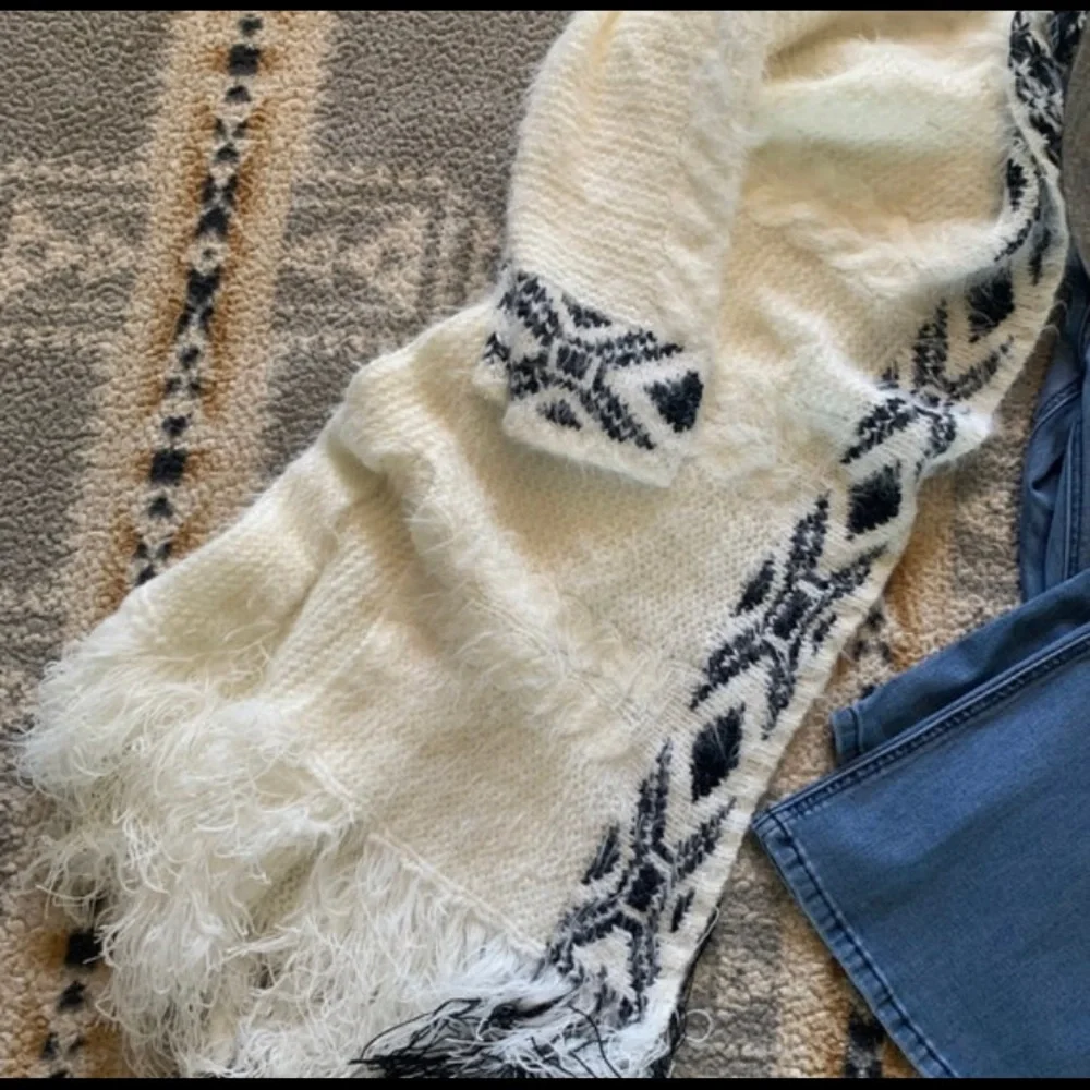 New Celtic Fringed Hem Long Fuzzy Cardigan Sweater Women's Western Boho Top Coat - Picture 6 of 8